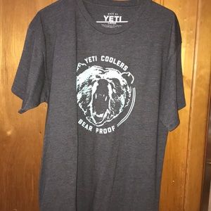 Men’s yeti tee